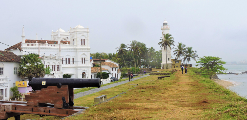 ゴールのシンボルでスリランカ最古の灯台と、砲台