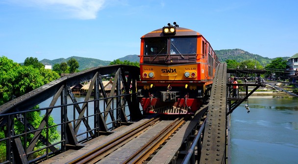 「クワイ河マーチ」で有名な映画「戦場に架ける橋」の舞台と泰緬鉄道を乗車体験を楽しもう！