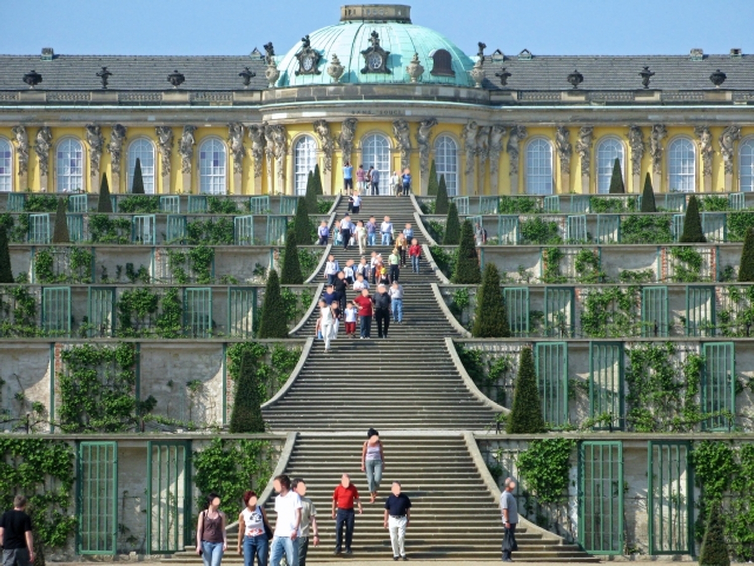 「北のヴェルサイユ」サンスーシー宮殿はベルリンから日帰りで行ける世界遺産宮殿！