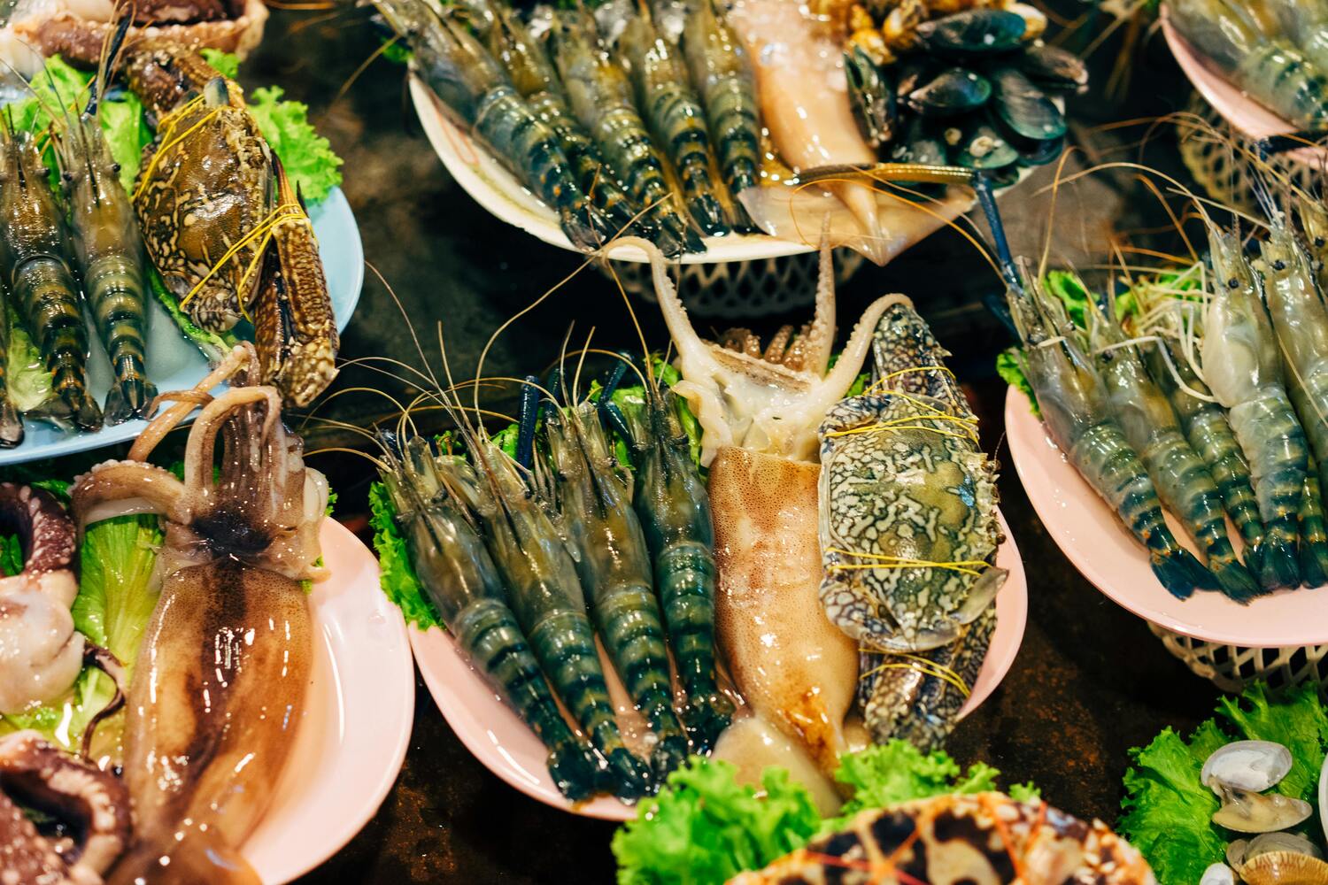 生簀から選ぶ漁港料理！東南アジア最強クラスのコスパ海鮮の町ククップのグルメ紀行