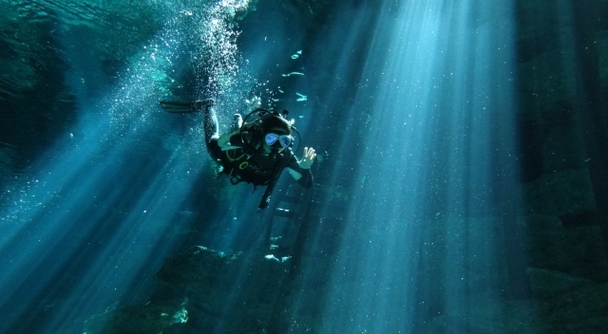 &iexcl;Viva!メキシコ・カンクン～透明度40mの神秘セノーテで泳ぎ、海上要塞トゥルムへ！