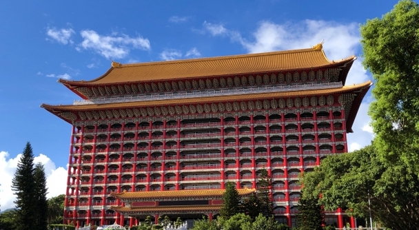 国家機密から有名観光地へ──台北・圓山大飯店に眠る秘密のトンネルを歩く