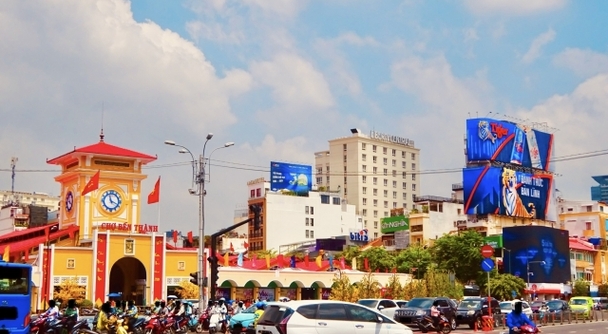 Grabがつかまりにくいことも？専用車で巡るホーチミン快適プライベート旅