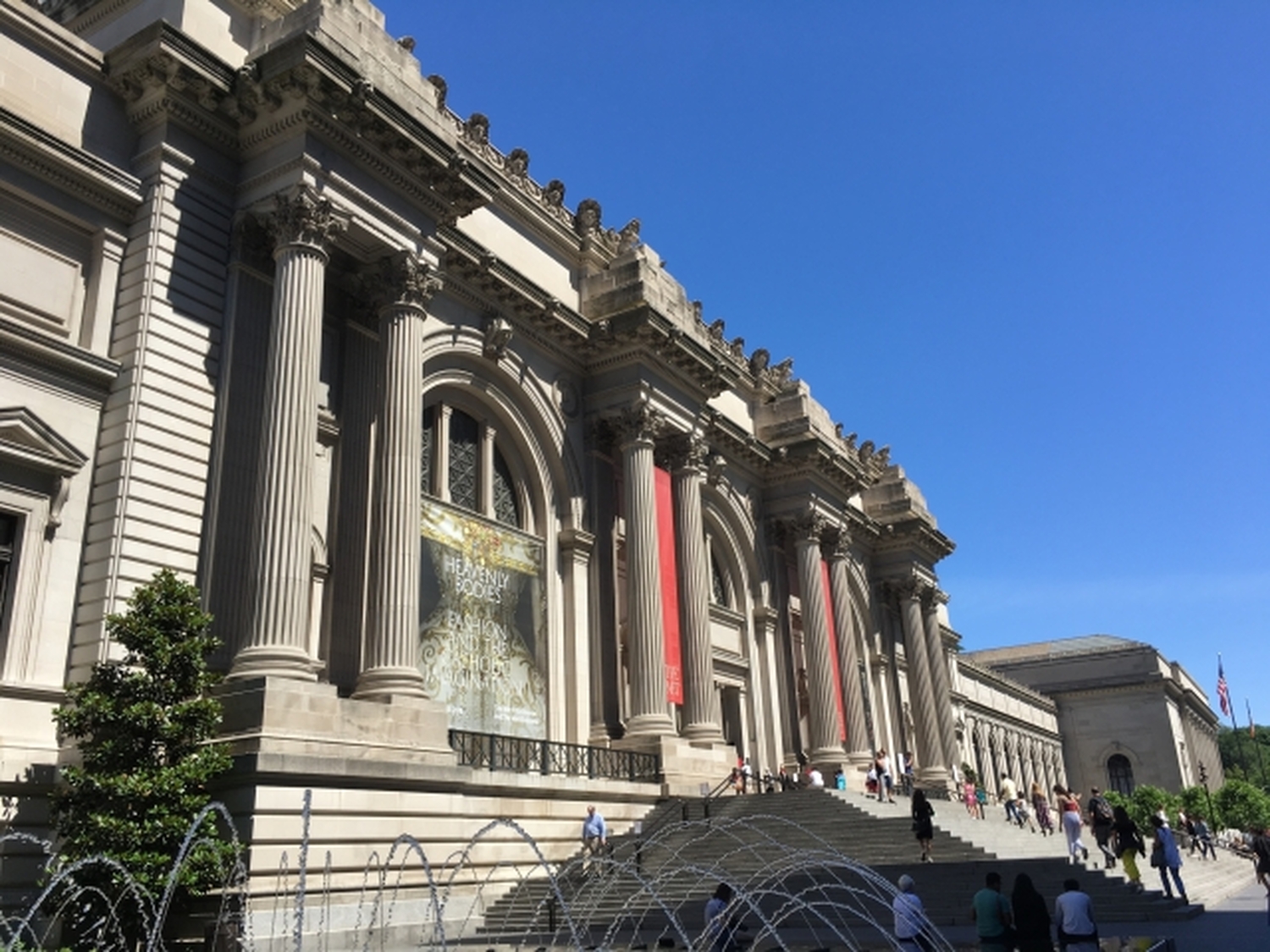 ニューヨークらしいお土産品を探そうとするとメトロポリタン美術館に行き着く？