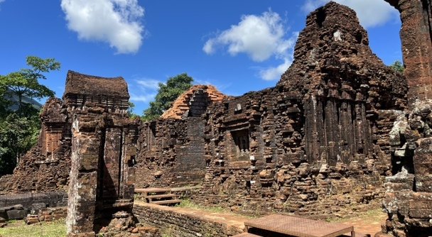 ベトナムの世界遺産ミーソン遺跡で謎の多いヒンドゥー教文化を体感します！