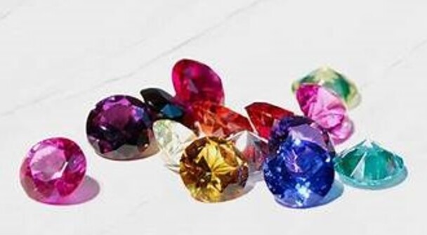 宝石ハンターの皆様へ！宝石の都ラトゥナプラを巡る旅に出かけませんか？