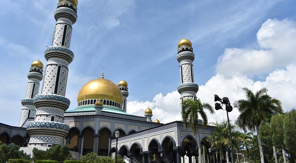 神秘の国・ブルネイを巡る感動の1日～バンダルセリブガワン1日観光