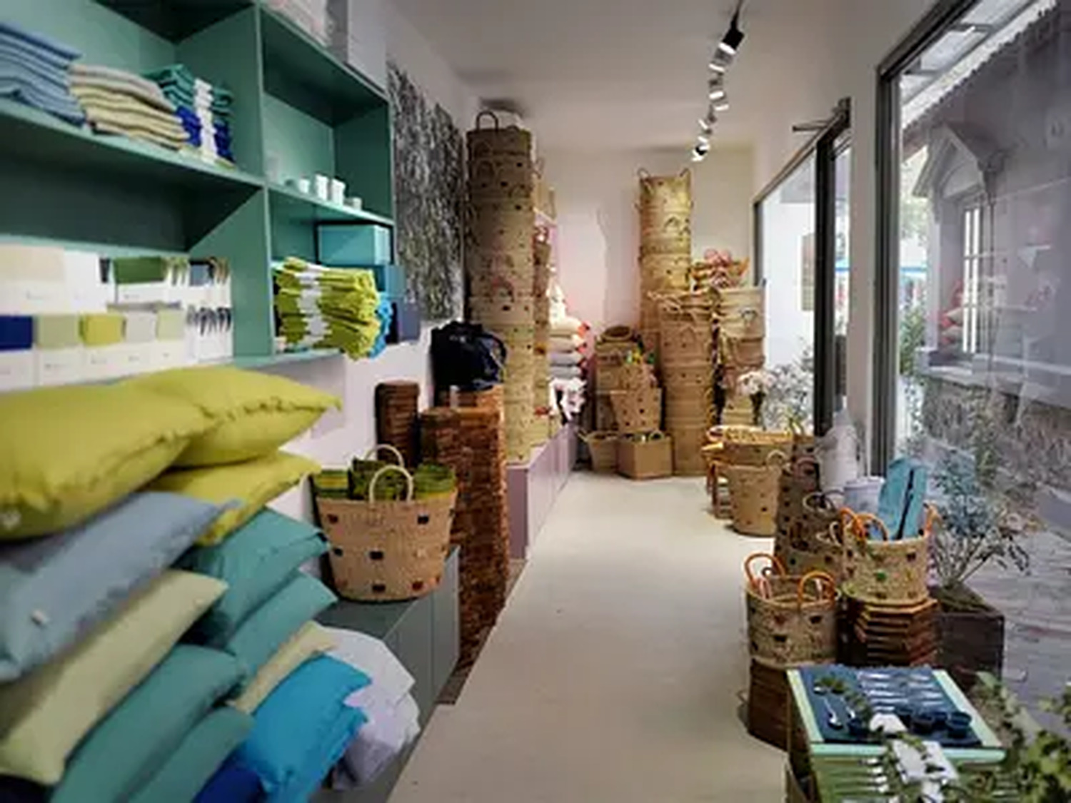 ホーチミン・タオディエン満喫の一日～ショッピング、グルメ、マッサージで贅沢な時間を！