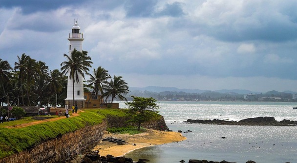 スリランカの海風を感じながら、サントリーウイスキー碧Aoの世界観に包まれるゴールの旅へ