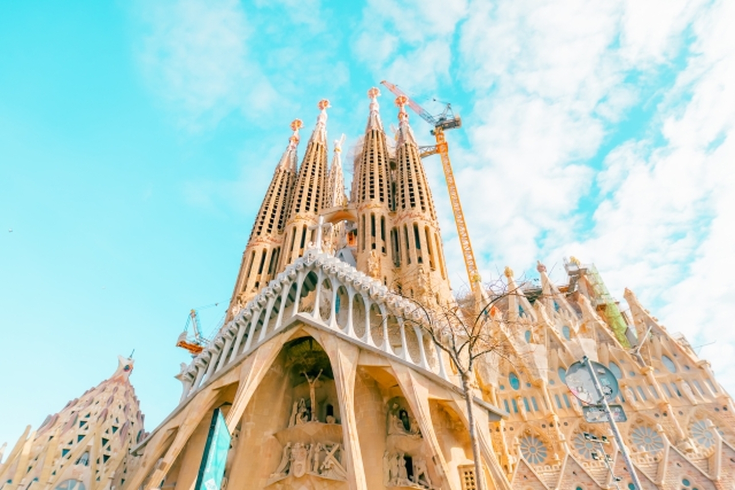 サグラダ・ファミリア完成目前！バルセロナの魅力を、もっと深く、もっと贅沢に。