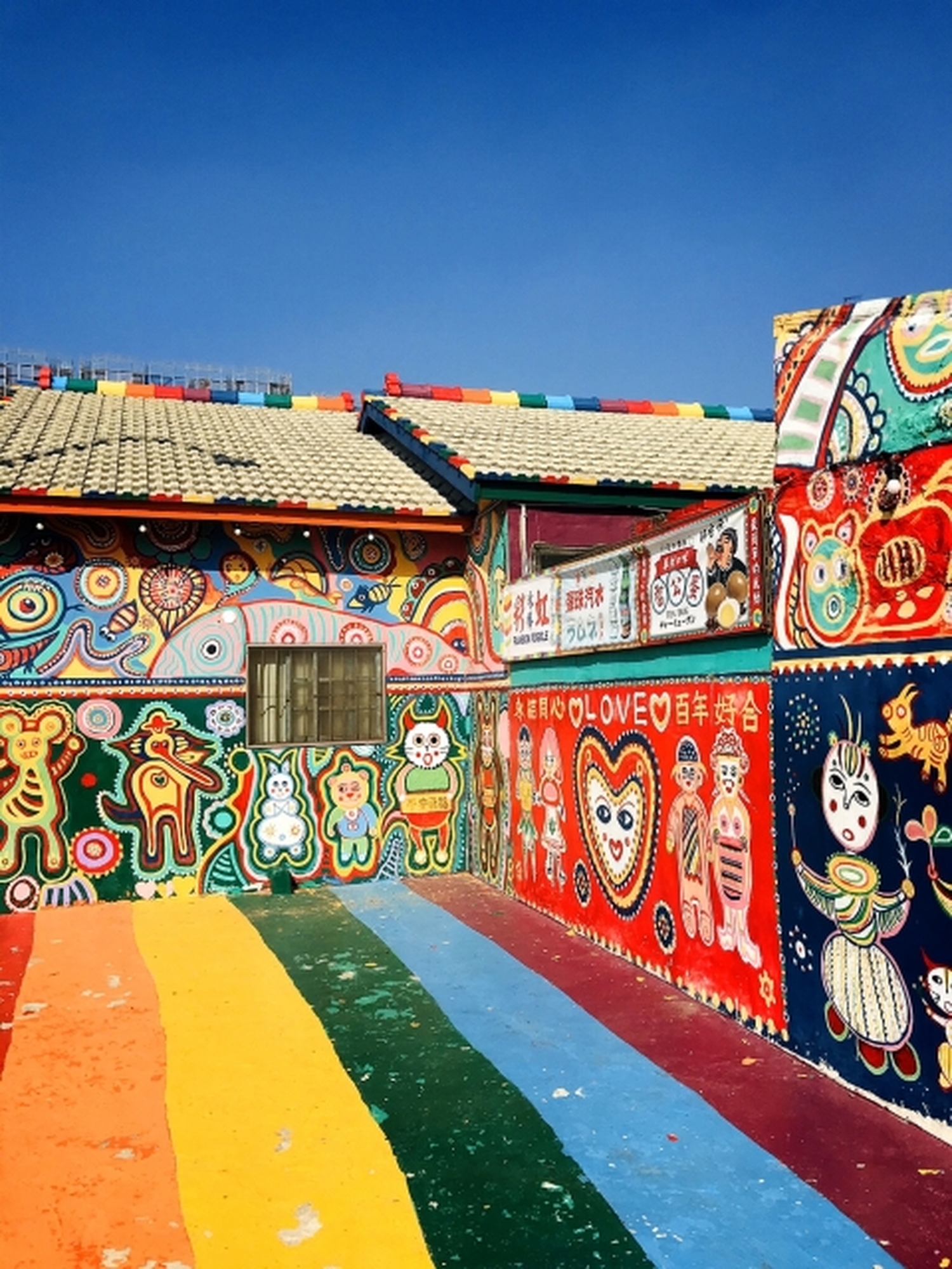 台北から日帰り！専用車で巡る台中のトレンド旅  〜女性に嬉しいグルメ＆フォトスポット満載〜