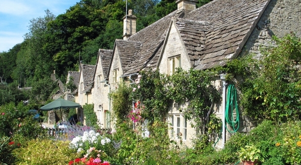 ロンドンから日帰りで夢のような田園風景へ～コッツウォルズ1日プライベートツアー