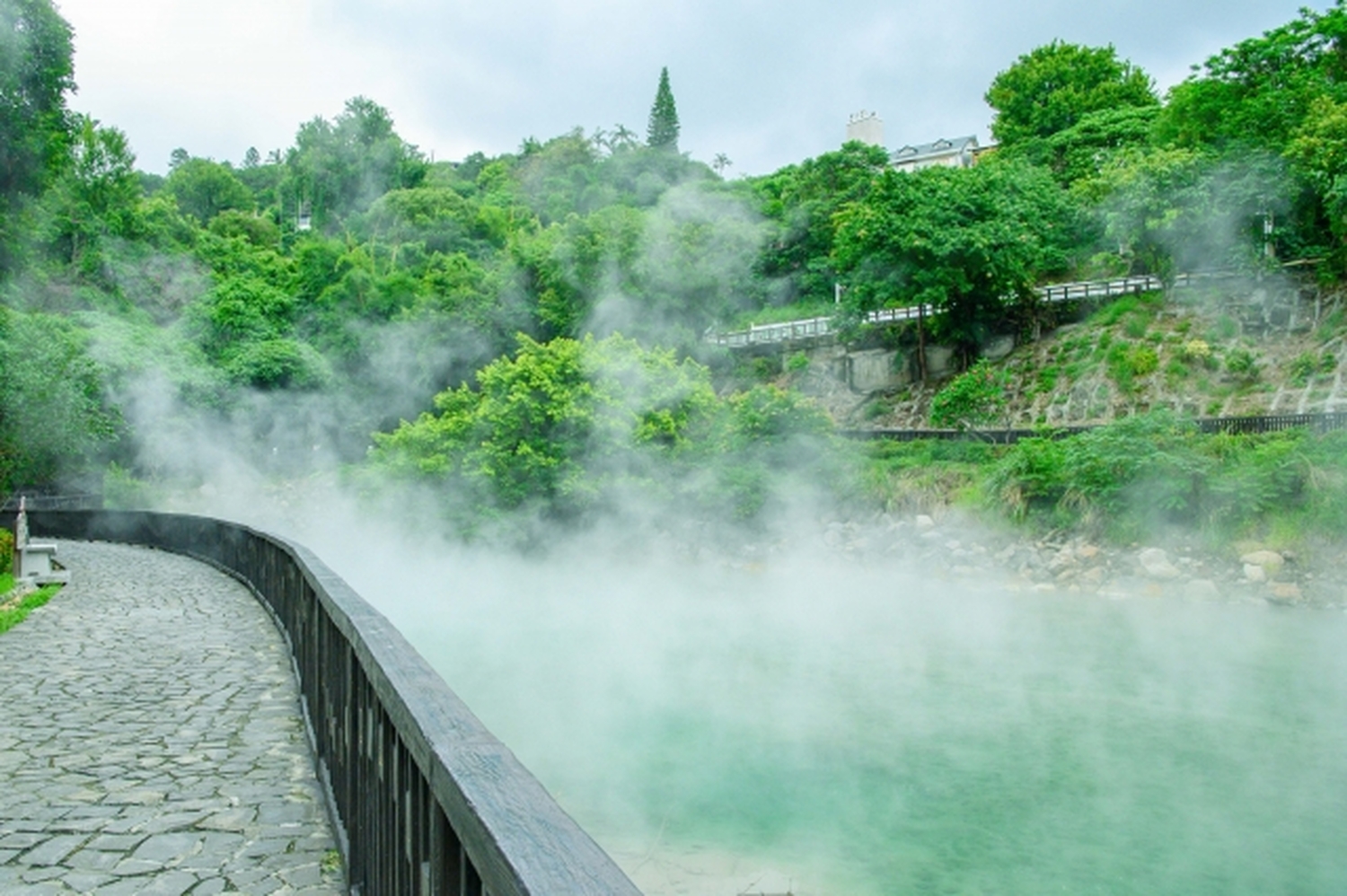 台湾の名湯めぐり～湯けむりの静寂と、提灯の灯りに癒されて心に残る充実度MAX旅！