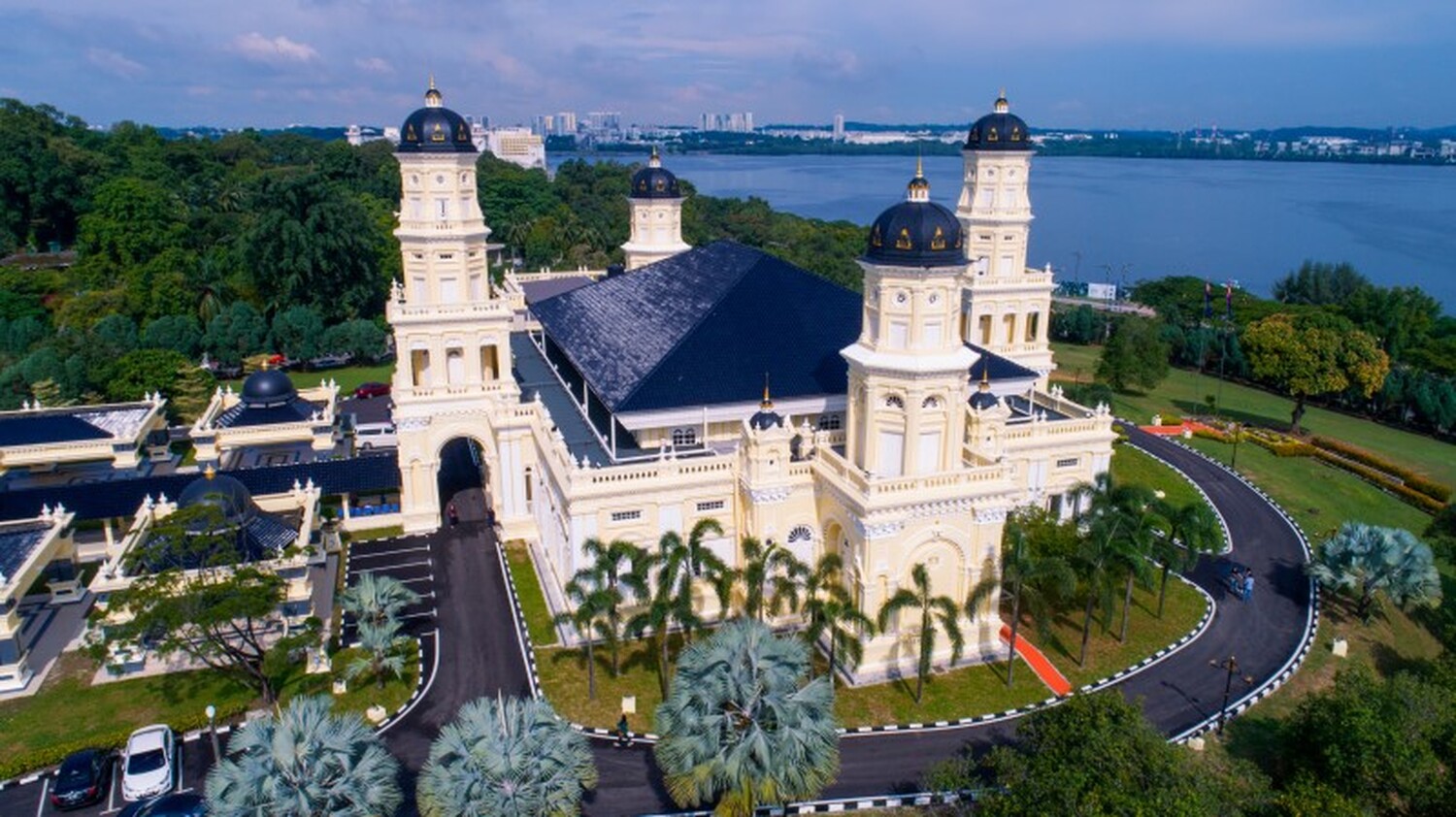 驚異のおトク感＆楽しい＆シーフードが旨い✨土産物を買いに行くならジョホールバルへ！