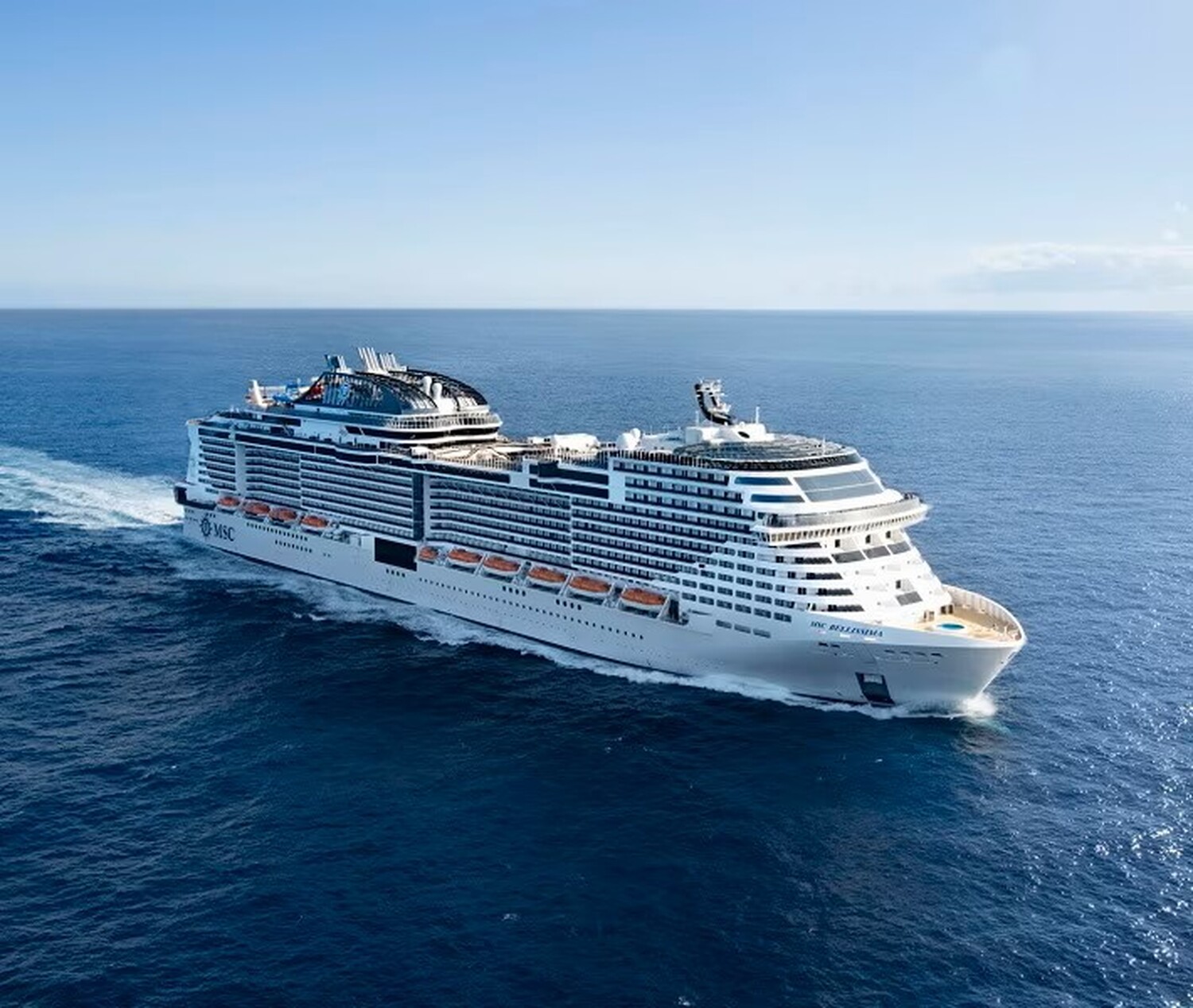 2025年10月。人生に、もうひとつの船出を。 美しい秋、日本と韓国をめぐる癒しのクルーズ旅。