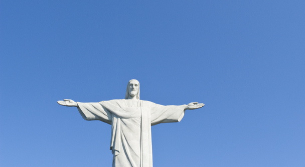 コパカバーナの風、キリスト像のまなざし、そして陽気な笑顔——南米の宝石・リオを2日間で満喫！