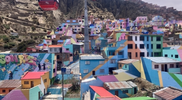 アンデスのバルコニー・ボリビアの首都ラパスから、天空の鏡ウユニ塩湖への扉がひらく。