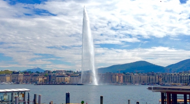 美しい湖とアルプスに抱かれた平和の都ジュネーブへ、わくわくのスイス冒険旅！
