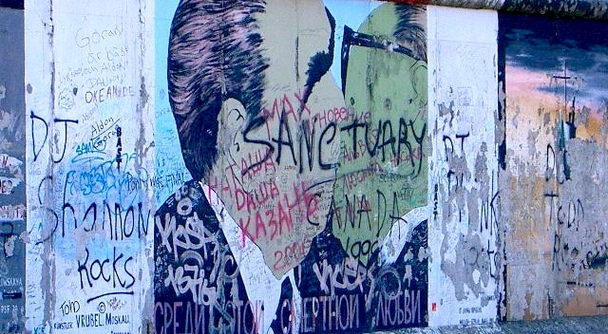 見て、歩いて、体感するドイツの首都ベルリン、王道ルートで歴史の名場面へ！