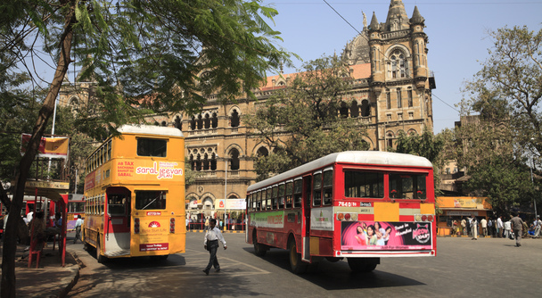 話題の&ldquo;ビリヤニ&rdquo;の国へ～世界遺産を巡るムンバイ街歩き