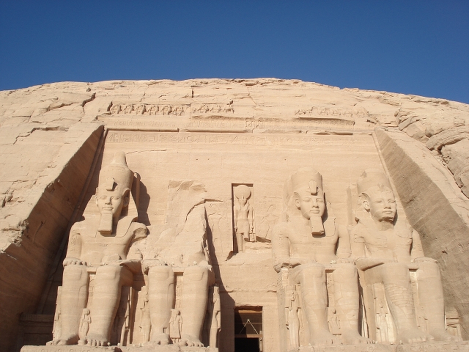 午年に駆ける、悠久のエジプト。王道を巡るクラシックエジプトツアー8日間