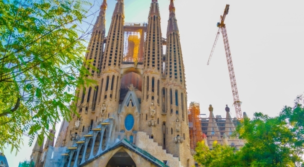 ガウディ没後100年～完成へ向かうサグラダ・ファミリアと出会う、今こそ行きたいバルセロナ観光！