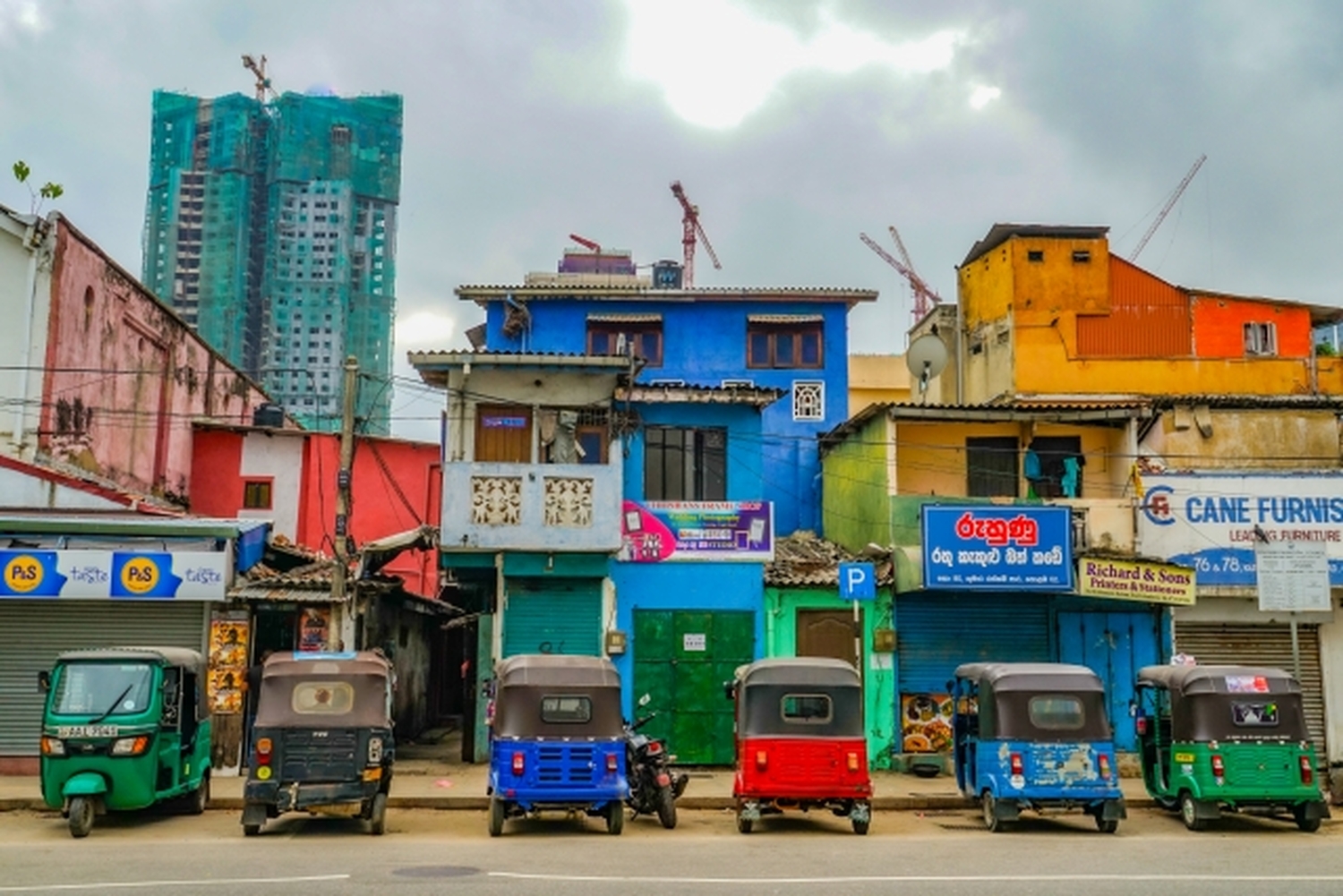 宝石・紅茶・アーユルヴェーダ～女子旅で楽しむコロンボ。日本語ドライバーと巡る快適旅