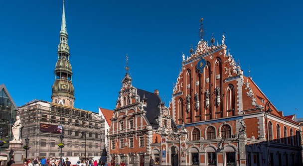 2026年&ldquo;行くべき世界の街&rdquo;第1位。バルト海の古都リガの魅力を、日本語ガイドで深く知る。