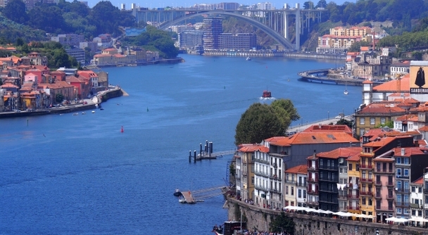 &ldquo;懐かしさの世界遺産&rdquo;ポルトを歩く。 旅情あふれる街並みと食の物語に出会うツアー