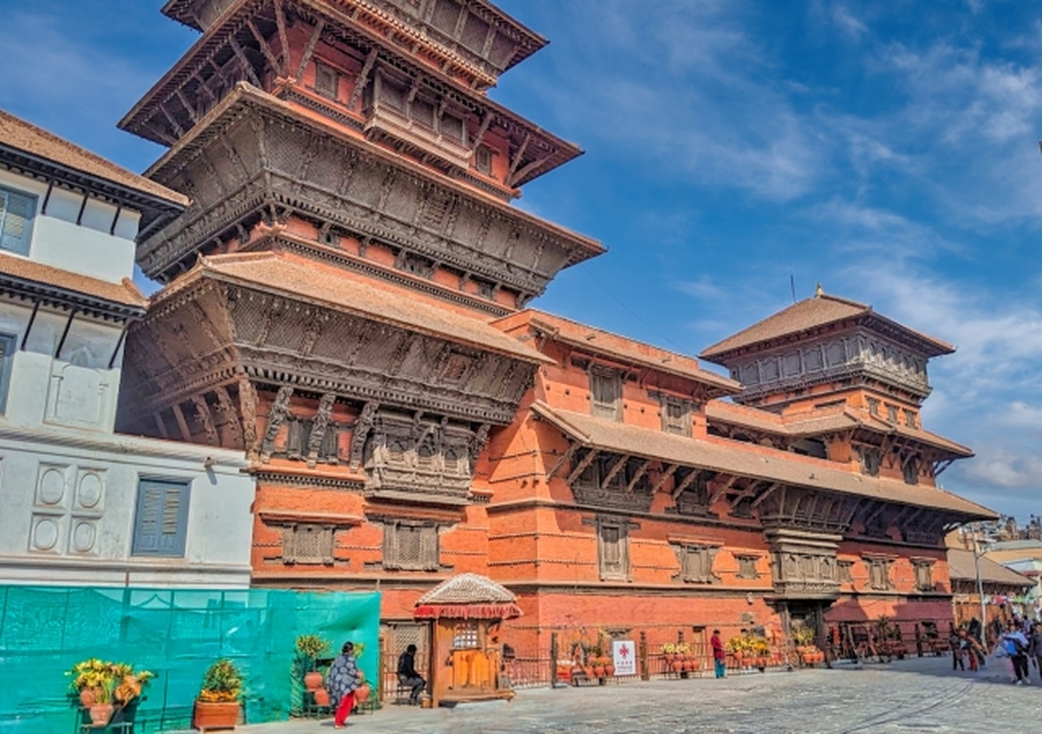 日ネパール外交70周年。絶景と友好の国で、人生観が変わる周遊10日間の旅へ！