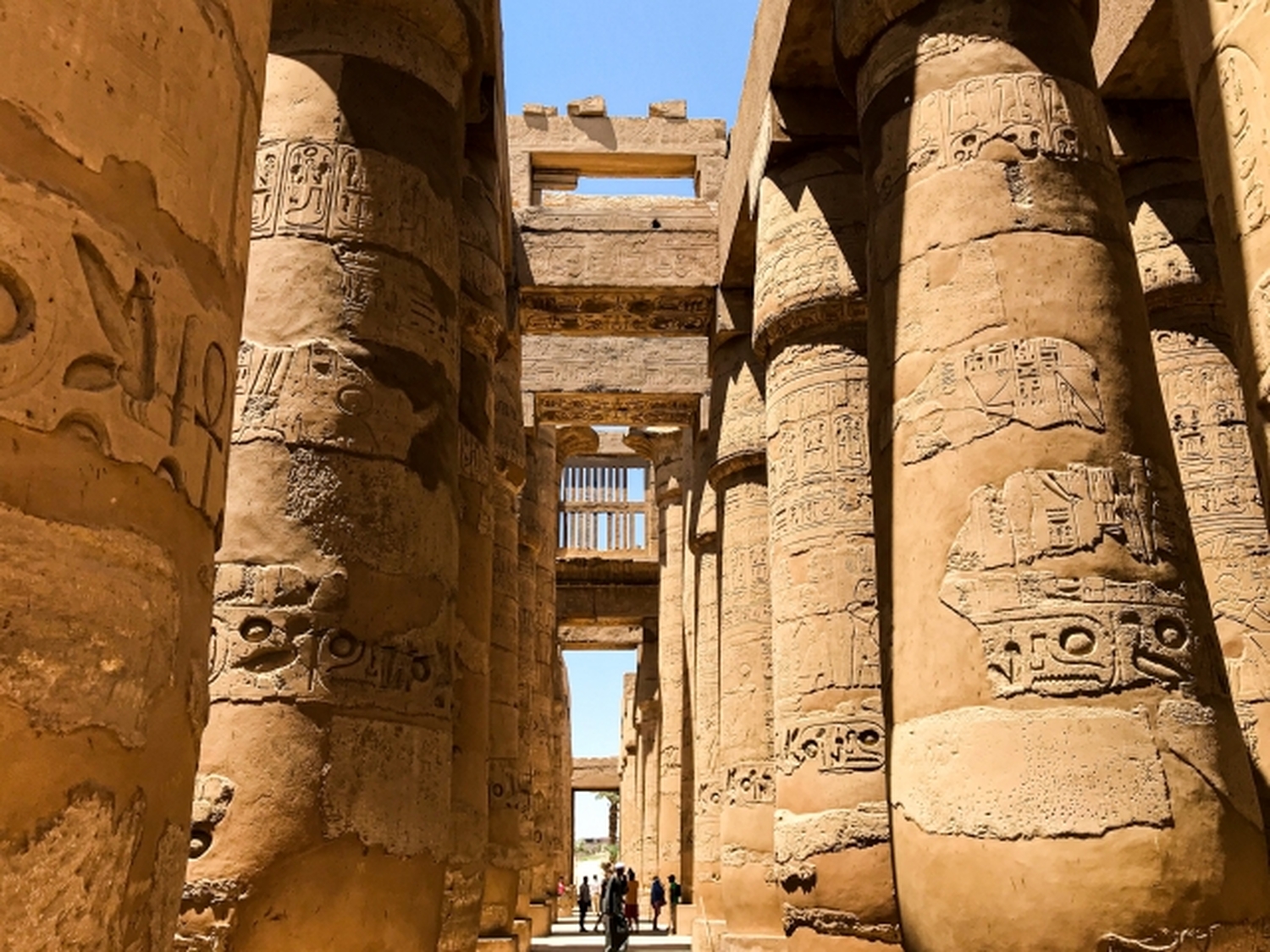 発掘ニュースで再注目！古代エジプト文明の宝庫ルクソール、南聖湖が眠るカルナック神殿へ