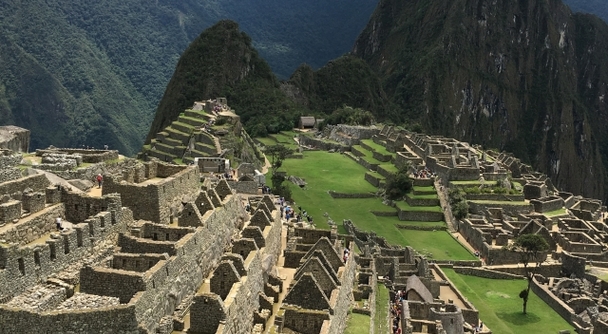 一生に一度の感動へ―天空の鏡ウユニ塩湖と謎の天空都市マチュピチュを巡る旅