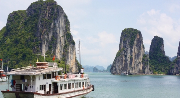 テト明け、旅のシーズン到来。躍動するベトナムで体感する、海と奇岩が織りなすハロン湾クルーズ！