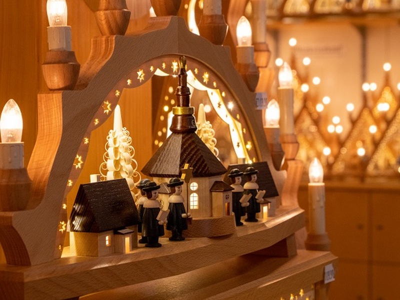 ドレスデン発 クリスマスオーナメントの街ザイフェン1日観光 - 【公式