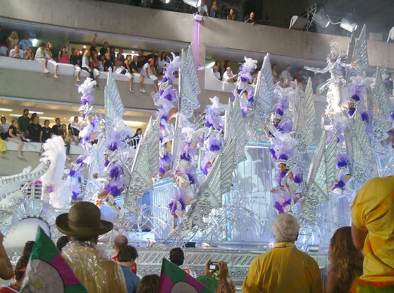 【2月20日】リオのカーニバル　宿泊＆チャンピオンパレード観覧ツアー