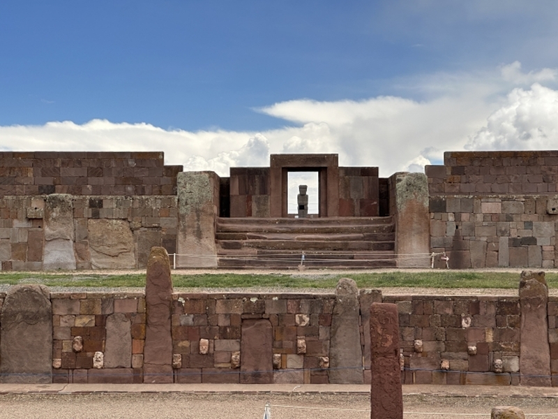 ラパス発　世界遺産ティワナク観光【TIAFD】