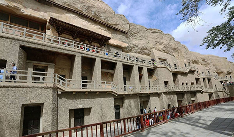 敦煌発　莫高窟＋玉門関＋漢長城遺跡＋陽関1日ツアー　【DH03】