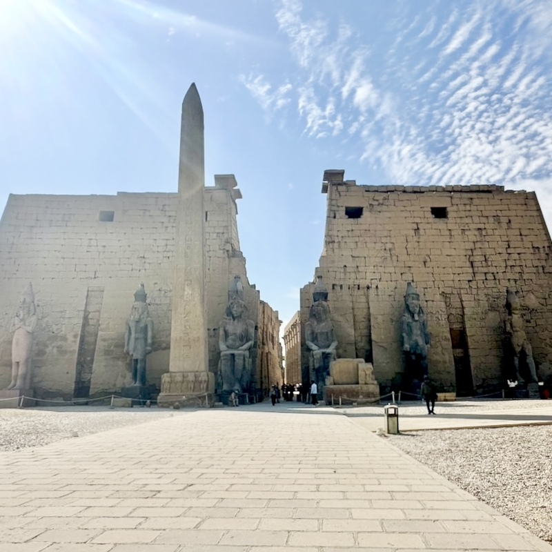 ルクソール　専用車でまわるルクソール東岸観光