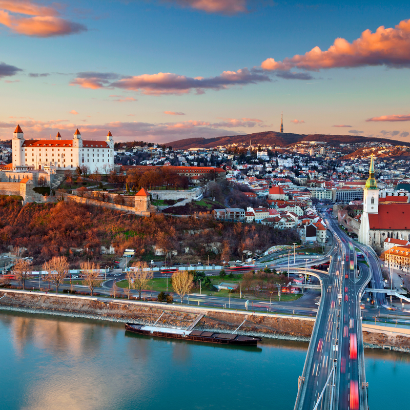 ブダペスト&rarr;ブラチスラバ　専用車による片道送迎サービス