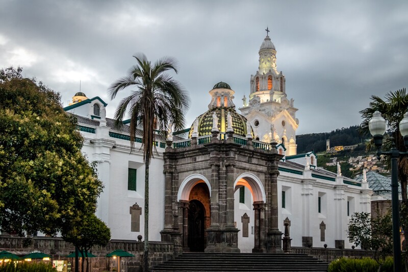 キト発　エクアドルでアンデス山脈の魅力を満喫　6日間