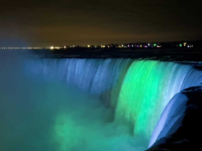 １日でナイアガラ爆満喫盛り！滝&times;ワイン&times;オンザレイク ツアーのコピー