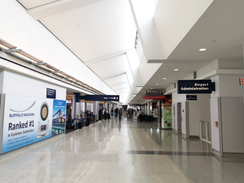 バッファロー空港～ナイアガラの滝　専用車による空港送迎サービス