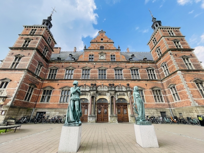 コペンハーゲン発　世界遺産クロンボー城ツアー