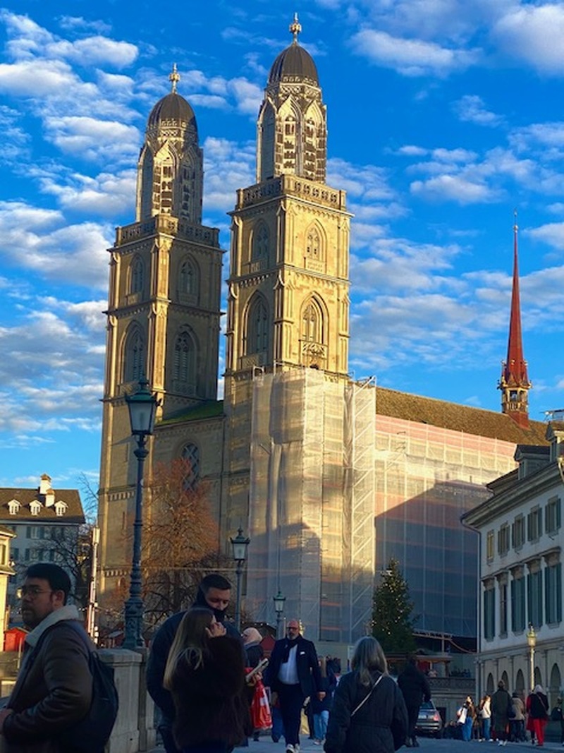 チューリッヒ一日観光　- 市内観光とリンツチョコレート博物館または美術館