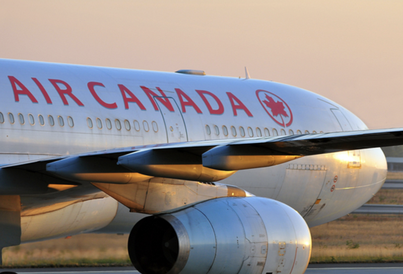 ナイアガラの滝周辺ホテル発_トロント空港　専用車による空港送迎サービス