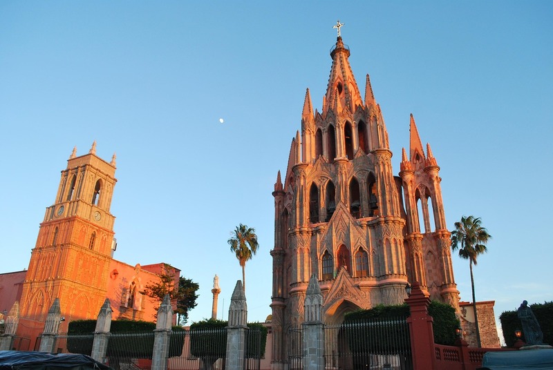 メキシコシティ発　サン・ミゲル・デ・アジェンデ、グアナファト、ケレタロ　世界遺産3都市巡り1泊2日