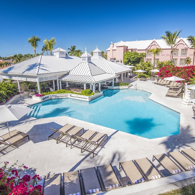 ナッソー　空港送迎付き　コンフォートスイーツ・パラダイスアイランド3泊4日