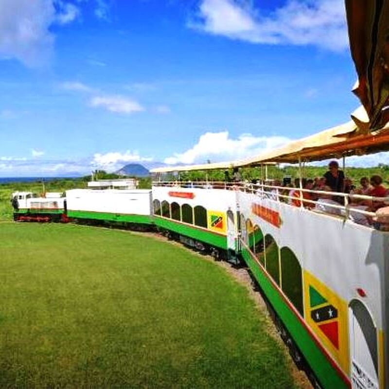 バセテール発　セントキッツ・シーニック・レイルウェイ体験