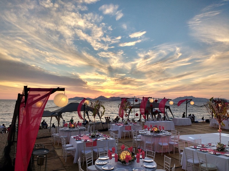 アカプルコ　夕日観賞クルーズと旧市街（ソカロ）歩き