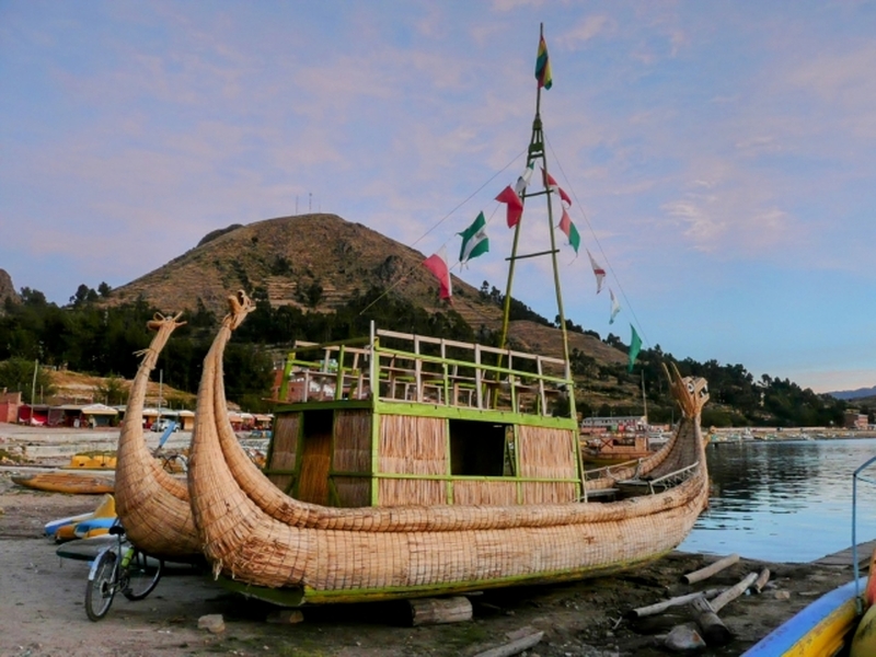 クスコ発リマ着　チチカカトレインで行くチチカカ湖1泊2日